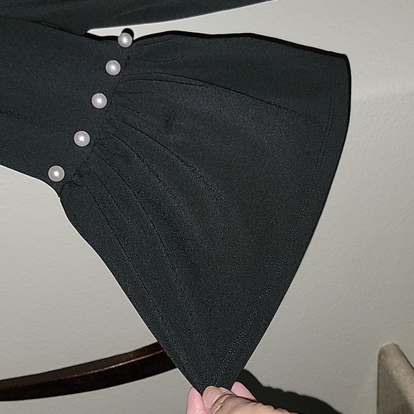 ADRIANNA PAPELL Faux Pearl Accent Bell Sleeve Top black size L - Picture 3 of 9